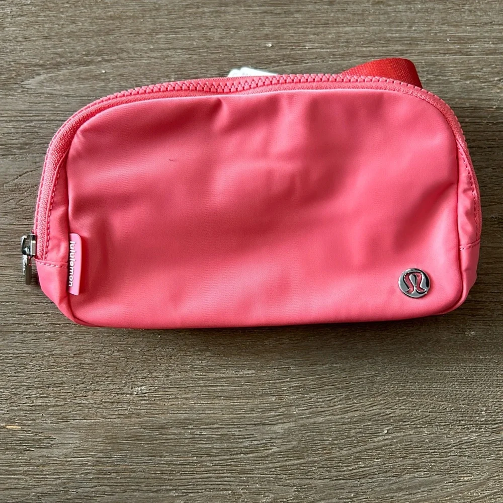 Brand New lululemon Belt Bag 1L - Pink - Picture 1 of 3